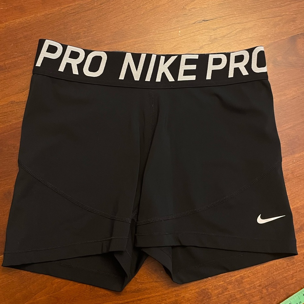 Nike Pro 3” shorts